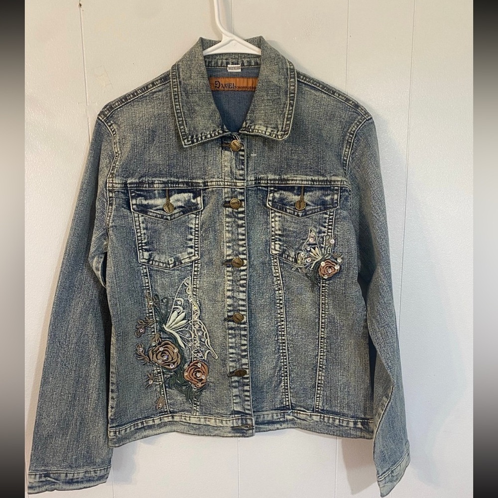 Daniel Original Design Embellished Embroidered Denim Jacket NWOT size M